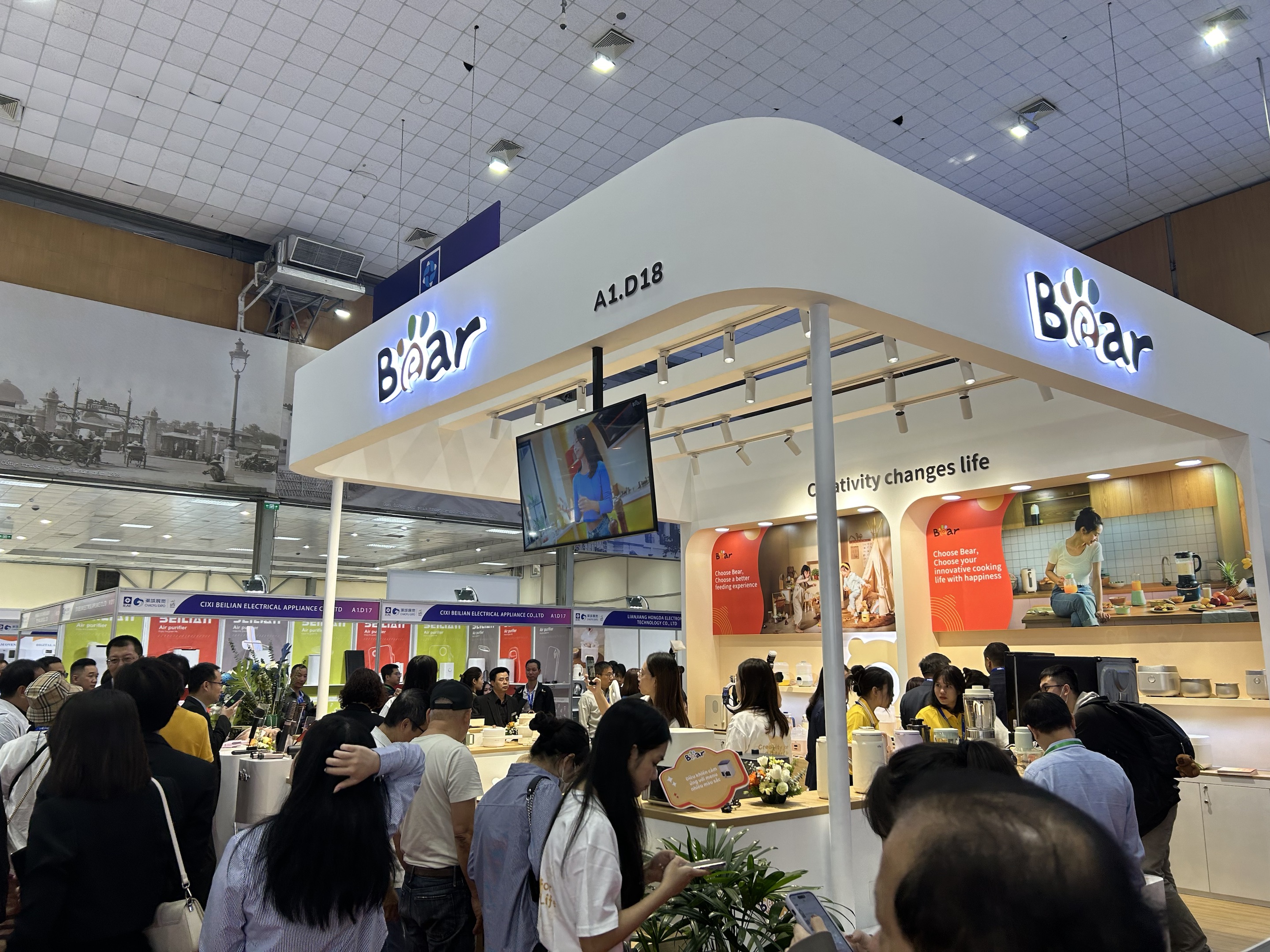 Wystawa Bear Vietnam