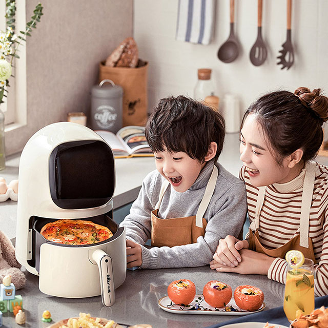 Astronaut Smart Air Fryer z widocznym oknem