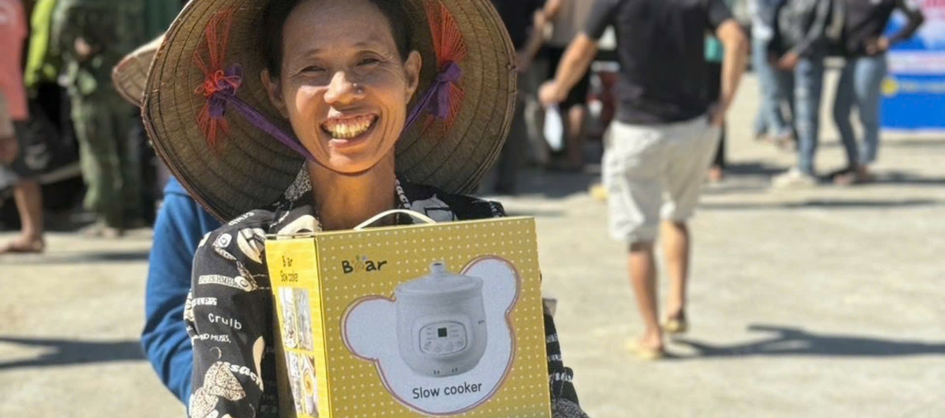 BEAR, chińska marka sprzętu gospodarstwa domowego przekazuje materiały na rzecz pomocy w usuwaniu skutków katastrofy tajfunowej w Wietnamie