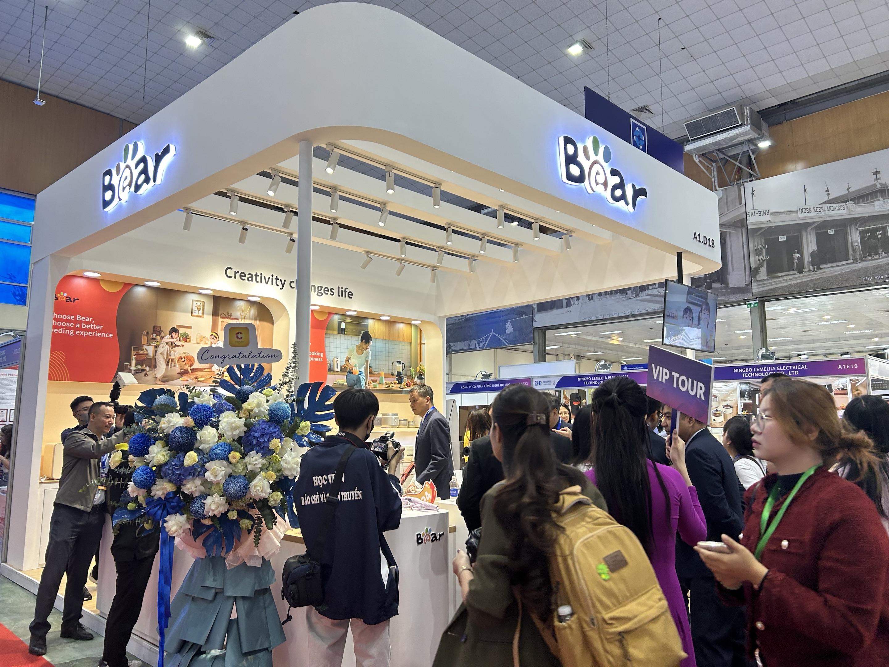 Bear Indonesia Wystawa